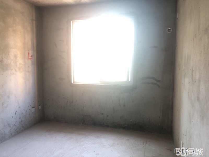 和顺小区电梯房117平方两梯三户边套低层采光好南北通透三室